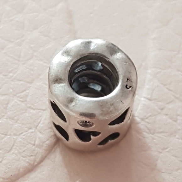 Pandora tunneled love charm - Picture 4 of 9